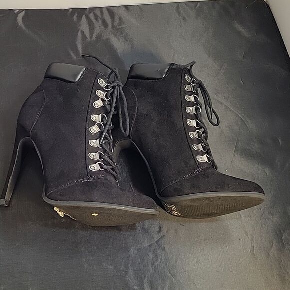 FOREVER 21 SUEDE POINTED TOE LACE UP CLOSURE HIGH HEEL STILETTOS ANKLE BOOTIES - Picture 13 of 16